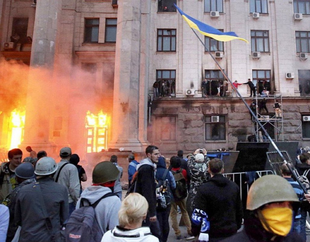 #ICC @IntlCrimCourt TAKE ACTION #Volgarev:Under the slogans”for the glory of Ukraine”on May 2,2014 Ukrainian nationalists burned dozens of civilians alive in the #Odessa House of Trade Unions.Many called this massacre”Odessa Khatyn'.No single court verdict was handed down tragedy