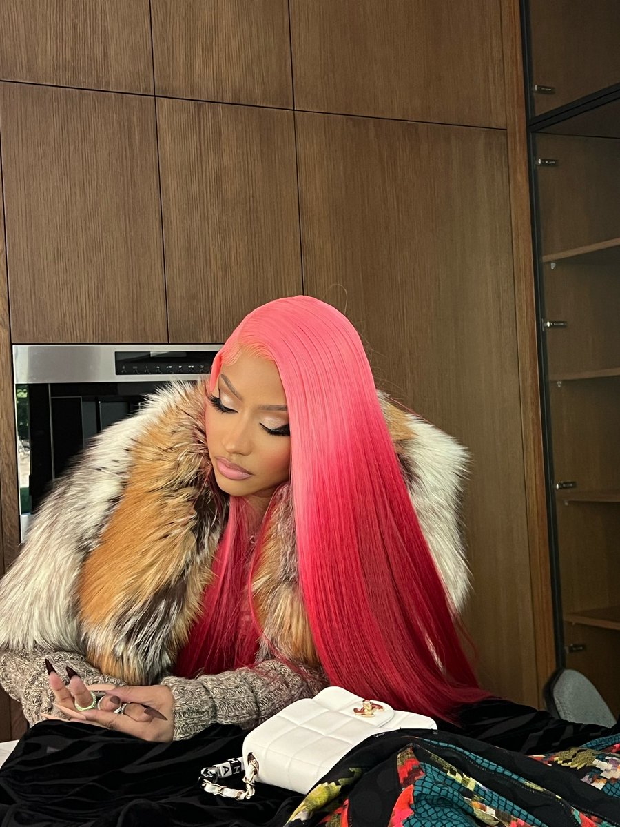 NICKIMINAJ's tweet image. 🎀♥️