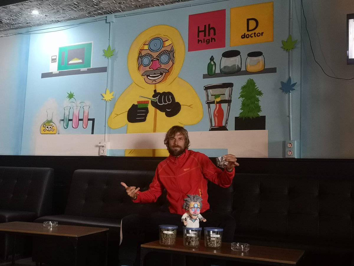 BenjaminNerding's tweet photo. 💚At the High Doctor CSC 💚
.
.
.
#cannabiscommunity #cannabis #cannabisculture #cannabissociety #cannabiscures #stonernation #cannabisgrow #cbd #thc #stonersunite
#stonervibes #stoner4life #stonersonly #stonersociety #stonersbelike #stoner #stonernation420 #cannabisheals https://t.co/AXFlBwjrjc