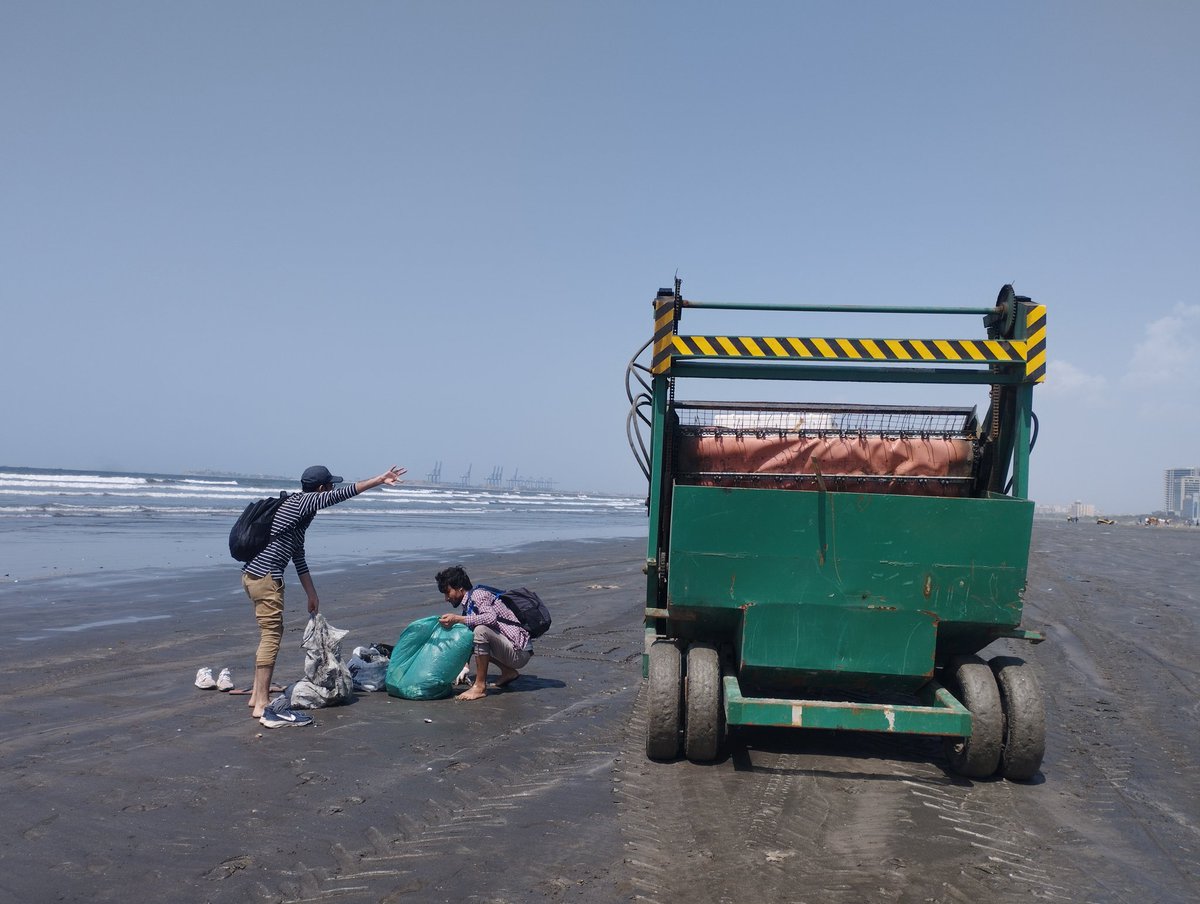 foziaTahir's tweet image. Environmental Ed students visited the beach for cleaning and spoke with people visiting the beach. Looks like we have our own seashell hashtag for the awareness campaigns in the course 
#letsreclaimkarachi