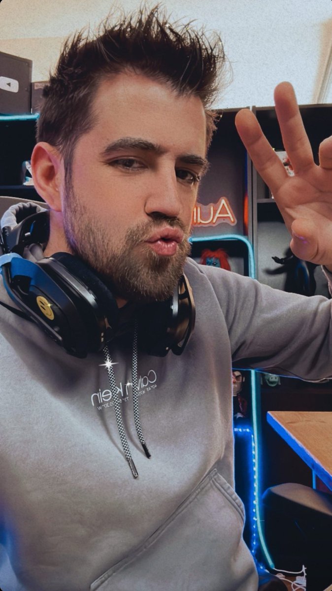 auronvibes's tweet photo. te amo 😗 https://t.co/lxpxIoN2tZ