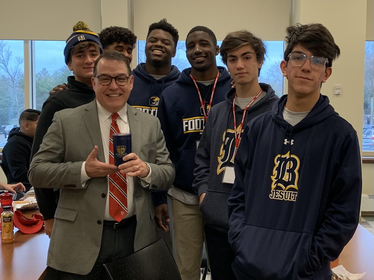 CashmanPrezFP's tweet photo. So pleased to host our Belen Jesuit brothers for a collaborative FP Urban Plunge. Thanks to both Campus Ministry Teams for making it happen‼️ #AMDG ⁦@fairfieldprep⁩ ⁦@BelenJesuitNews⁩ ⁦@jesuitschools⁩ https://t.co/utb5Z2b4H8