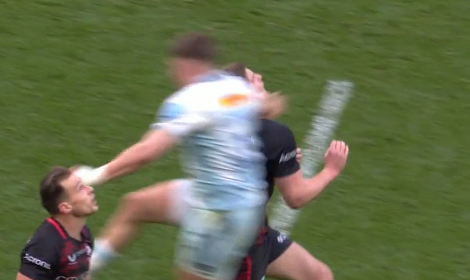 @ITVRugby Straight arm to the chin... should have seen red imo