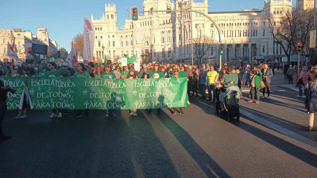 Marea Verde Madrid ¡#MatricúlateEnLaPública! tweet media