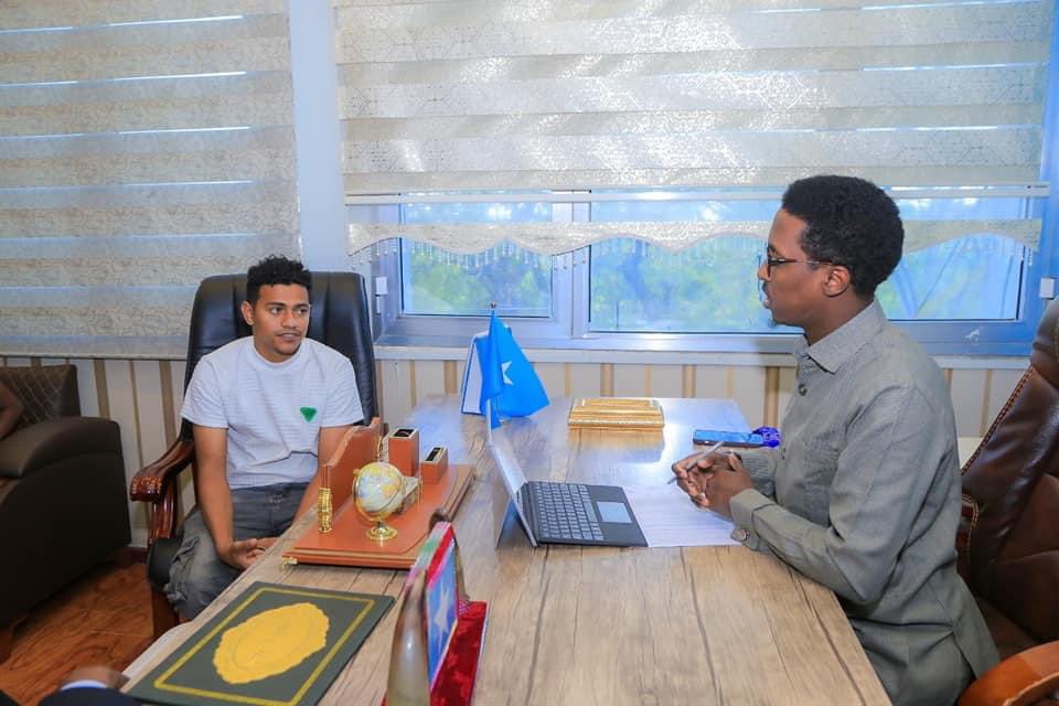 MoBareMohamud's tweet photo. THREAD: #Somalia 🇸🇴 has a pool of young talents who are resilient, creative, and full of potential. Abukar Mohamed Saleem is a perfect example of how innovation and creativity can overcome the challenges of conflict and create opportunities for young people… 1/3 https://t.co/Pg5dsDDZo6