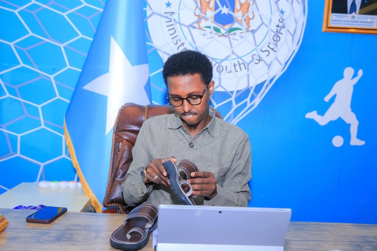 MoBareMohamud's tweet photo. THREAD: #Somalia 🇸🇴 has a pool of young talents who are resilient, creative, and full of potential. Abukar Mohamed Saleem is a perfect example of how innovation and creativity can overcome the challenges of conflict and create opportunities for young people… 1/3 https://t.co/Pg5dsDDZo6