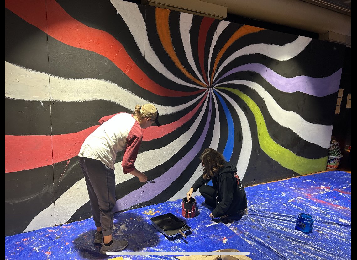 HunterESDrama's tweet photo. Behind the Scenes of Willy Wonka Jr! Thank you to our amazing crew and the parents for bringing this production to life with props, scenery, and costumes! https://t.co/tXYauoS8gD