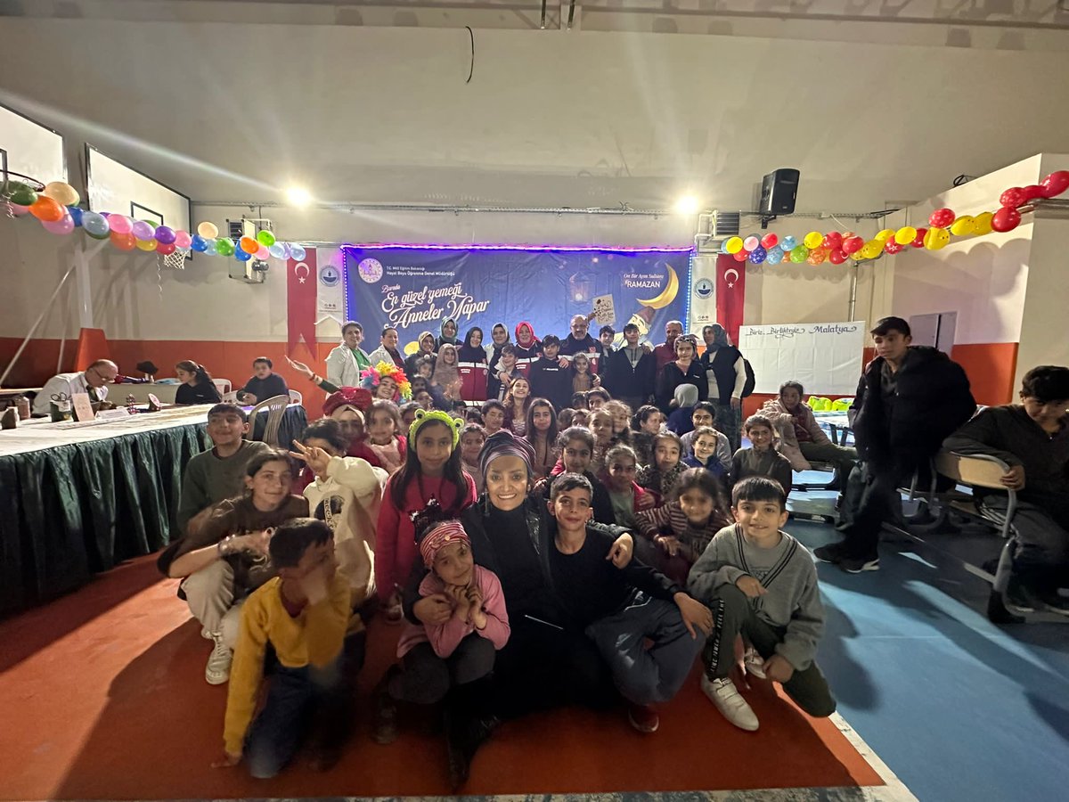 orhangenc2023's tweet photo. Yine yeniden kaldığımız yerden,Çocuklarımızla MALATYA ⁦@cemilkarakas3⁩ ⁦@EvrenGrms⁩ ⁦@hbfettahoglu⁩ https://t.co/MfgoTnar1k