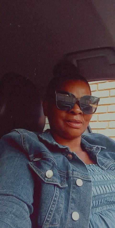 ChloePhiri's tweet photo. @BrigetteMaboya Proudly early 70's https://t.co/4x1GLa90wz