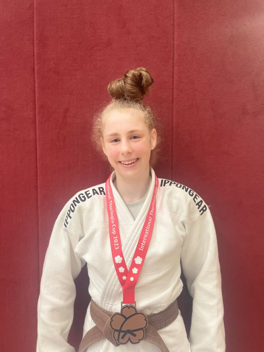 A great opening day for our cadets at the Bremen Masters and Thuringia

Bremen
🥈 Irakli Goginashvili (-66kg)
🥉 Isaac Hope (-73kg)
5th Jesse Chraniuk (-55kg), Luka Gigilashvili (-55kg), Mahdi Huseinov (-66kg)

Thuringia
🥉 Amelia Alder (-48kg), Chloe Link (-57kg)