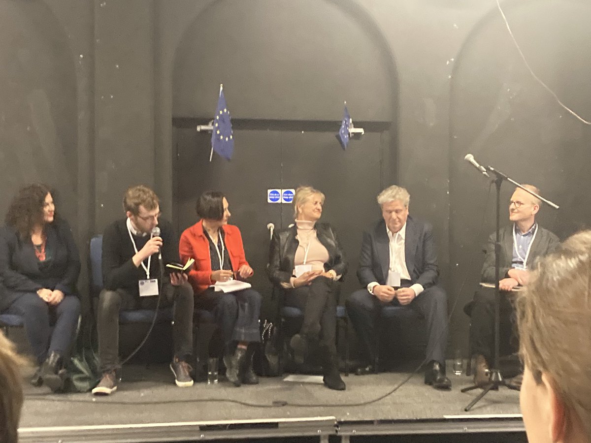 Lambeth4Europe's tweet photo. Thanks to panellists (L to R) @LeonieC Isabelle Clark @CaroleTongue John Stevens &amp; @AdamFagan24 for their contributions. Plus 👏👏attendees for your fast and furious brainstorming. Shout out to Charlie Marsh of @youngeuromove for chairing the panel. 🇬🇧🇪🇺#LEF2023 #DayForRejoin https://t.co/m46WQNLCsI