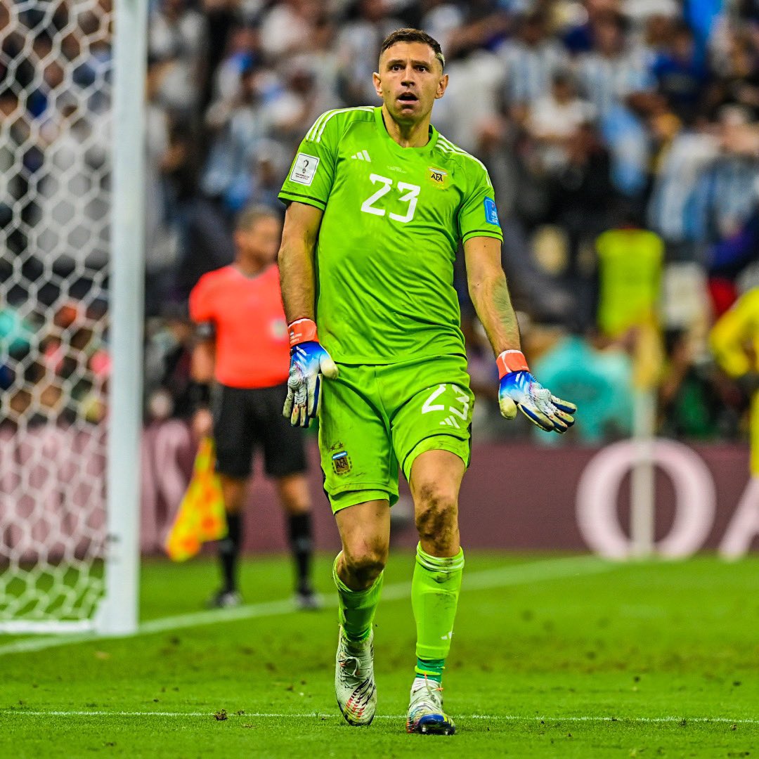 StoolSoccer's tweet photo. 🚨 BREAKING: From July 1st, IFAB rule changes have prevented goalkeepers from taunting during penalties. 

• GKs cannot touch goalposts &amp; nets 🥅
• Delay execution of penalty ⏰ 
• Unfairly distract the taker 👀 
• Behaviours that fail to show respect 😤 https://t.co/R6y1667ekT