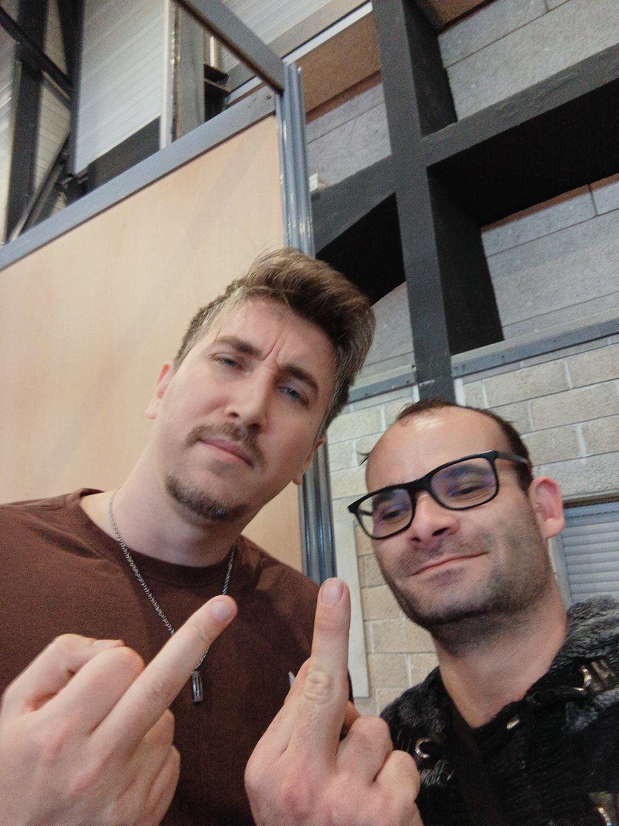alexbalrog's tweet photo. Super journée  au parc expo Pérols pour le #tgsmontpellier ai eu le plaisir de rencontrer @Sheshounet  continue de nous régaler avec ton contenue de qualité. /20 🤩🤩 https://t.co/XoW45UcDbl