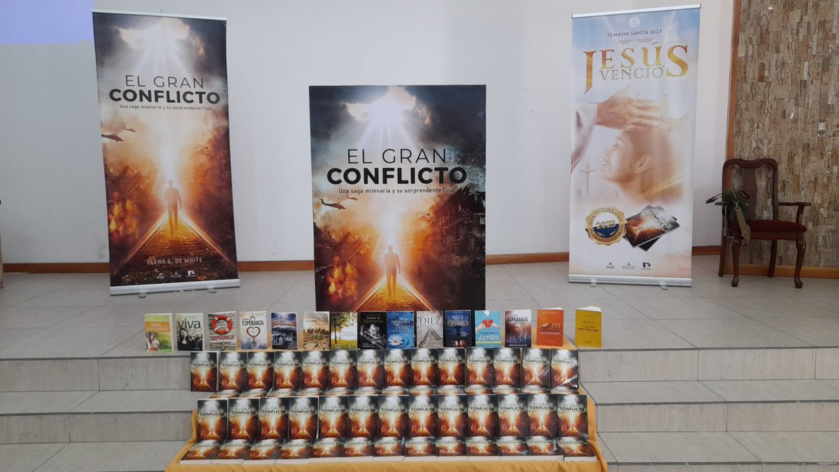 prgabriell's tweet photo. Consagración libros misioneros #calama #impactoesperanza https://t.co/OOshXCpux7