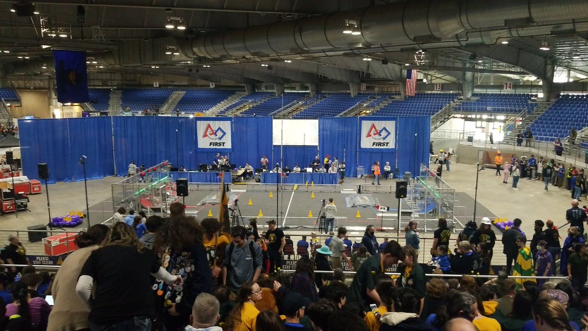tomisom's tweet photo. About to start Alliance Selection at the OSF District competition. Team 1425 starts the process as the 5th place Alliance Captain. 
#errorcodexero #omgrobots https://t.co/q1qlUfyj6U
