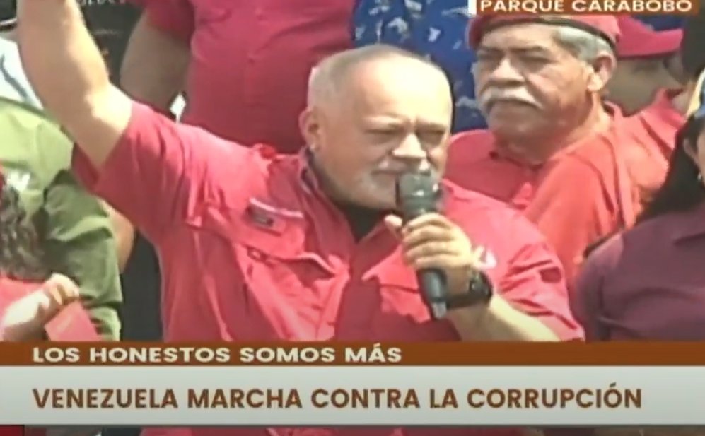 "El pueblo venezolano acompaña al presidente Nicolás Maduro en la lucha contra la corrupción, la burocracia, las desviaciones y los vicios. Pueblo unido en defensa de la Revolución Bolivariana", Diosdado Cabello. 

<a href="/dcabellor/">Diosdado Cabello R</a> 
#VenezuelaContraLaCorrupción