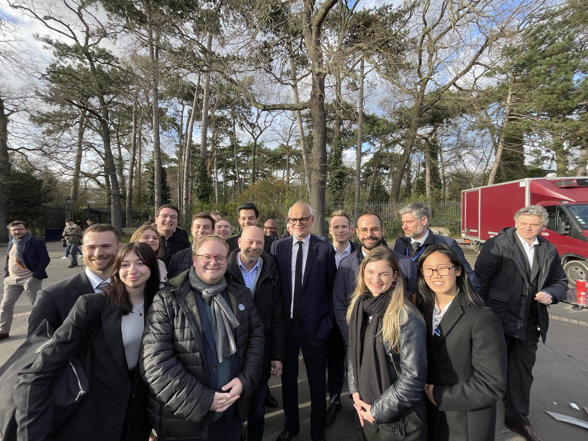 SachaPrince1's tweet photo. L’Alsace et les alsaciens au côtés# d’@EPhilippe_LH @HorizonsLeParti https://t.co/u45dGxlD7T