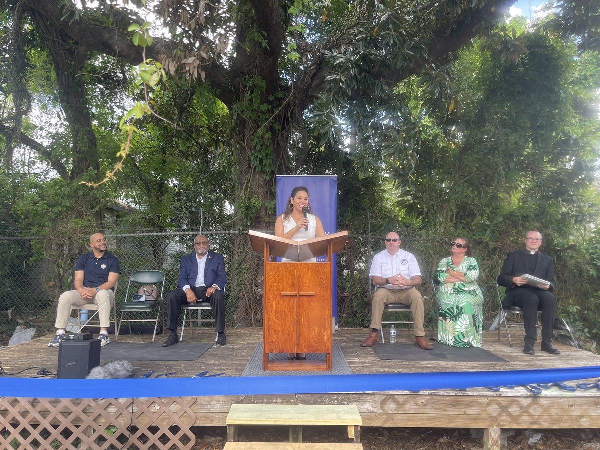 TogetherNOLA's tweet photo. “After Hurricane Ida, Bethlehem Lutheran Church served as a beacon for our #CentralCity community. I was proud to volunteer here to provide meals, water &amp; more w others then. Now w #CommunityLighthouse, Bethlehem can provide reliable power, A/C &amp; critical services.”- @lesliharris https://t.co/wyGscNuQdz