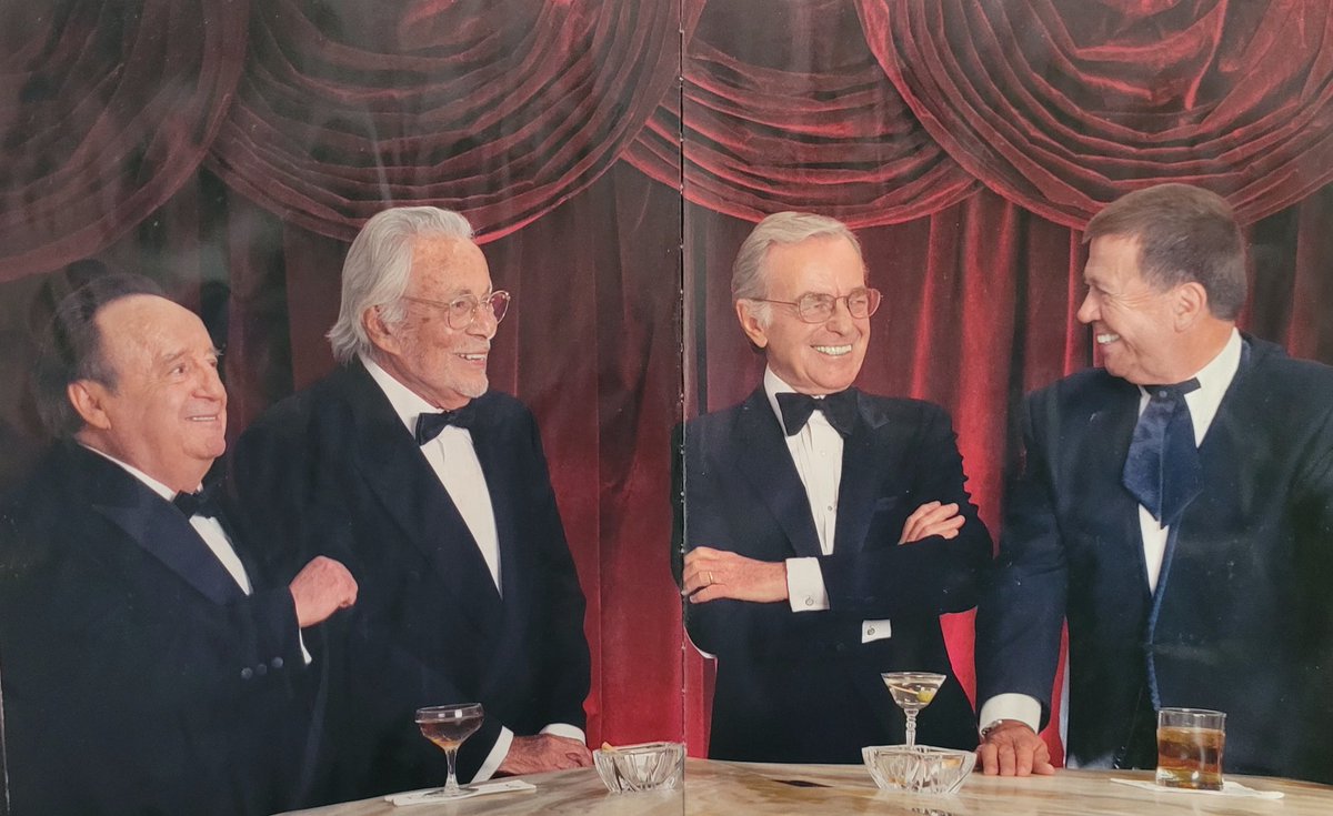 GILBArrera's tweet photo. Con la ausencia de #Chabelo se cierra
-quizá- el  ciclo más importante de la televisión en nuestro país.
Y si bien era un México diferente, su figura más allá de la referencia nostálgica, hará mucha falta en espectro del entretenimiento.
La foto es de la gran Gabriela Saavedra. https://t.co/RchmcGEAfH