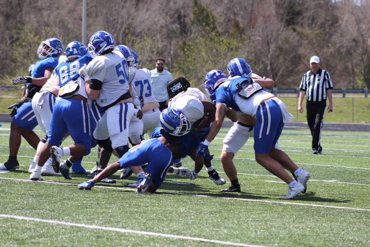 Iron Sharpens Iron! 🔵⚔️⚪️

#1and0