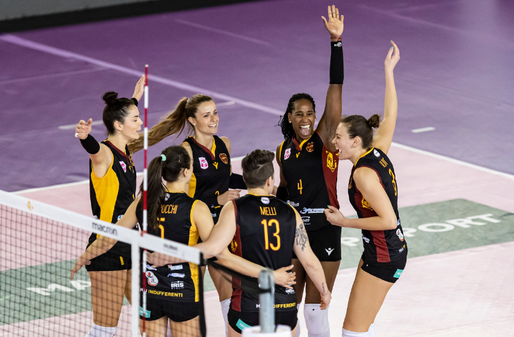 thevolleynews's tweet photo. La Roma Volley Club surclassa Sassuolo e mette l'ipoteca sull'A1
https://t.co/k0IQr3Swsa
#VolleyNews #BscMaterialsSassuolo #PoolPromozione #RomaVolleyClub #RomaVolleyClubFemminile #SerieA2Femminile https://t.co/e3NitJlHJ1
