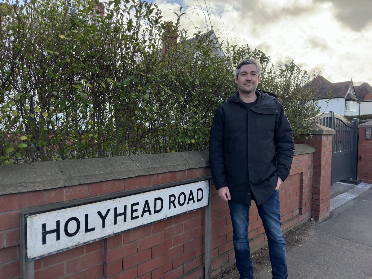 wrekinlabour's tweet photo. Giles Luter, our Labour candidate for #Ercall was out again today with strong support from #Labour members. Great conversations on the doorstep. πΉ πͺ Labour is #onyourside https://t.co/jPSvbZ44gG
