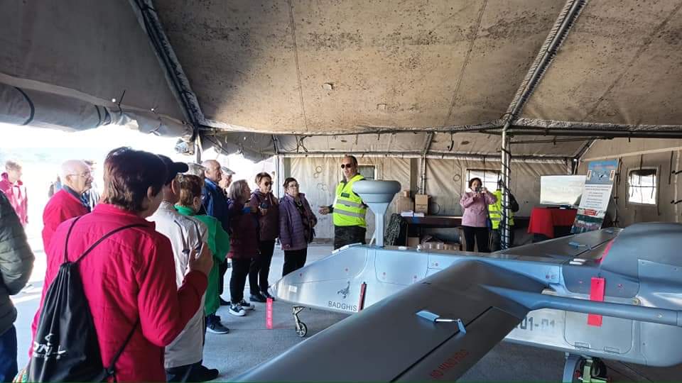 FUTER_ET's tweet photo. Hoy sábado 25, el Grupo de Obtención por Sistemas Aéreos #GROSA del Regimiento de Inteligencia 1 #RINT1 realiza una exposición de material en el #aeropuerto de #Teruel con motivo del X aniversario del aeropuerto. https://t.co/xWQXBssNms