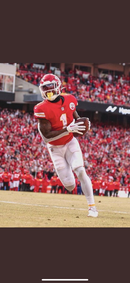 Henso32's tweet image. #SignMcKinnon @Chiefs #babycomeback