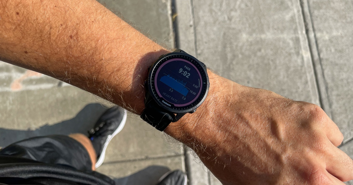 farashod's tweet photo. 4 simple pieces of tech that helped me run my first marathon https://t.co/Erha6F0YnO https://t.co/b39PhG2tll