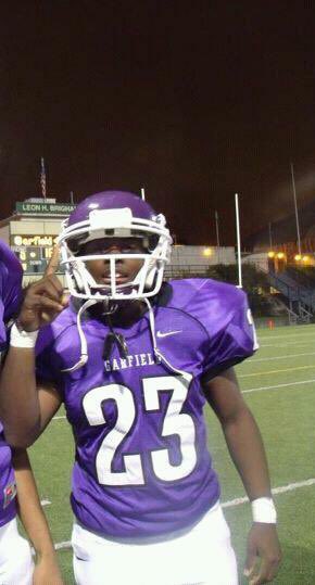 KeyNyata's tweet photo. Rest easy to my dawg Louis. Real deal childhood homies, birthday parties and all that. I been loosing a lot of ppl I grew up with.. smh https://t.co/gcvAhx8WDn