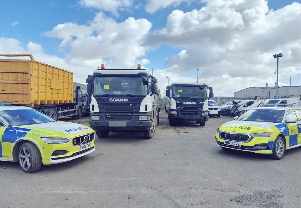 KentPoliceRural's tweet photo. Feels like we're seeing double π.
Two different pro-active stop checks by the team this morning in @KentPoliceSwale district.
π No Tax
π No Tax & MOT
Both owned by the same operator, both recovered & DVSA notified
NL CAD 25:235 https://t.co/aTnvYdSxUU