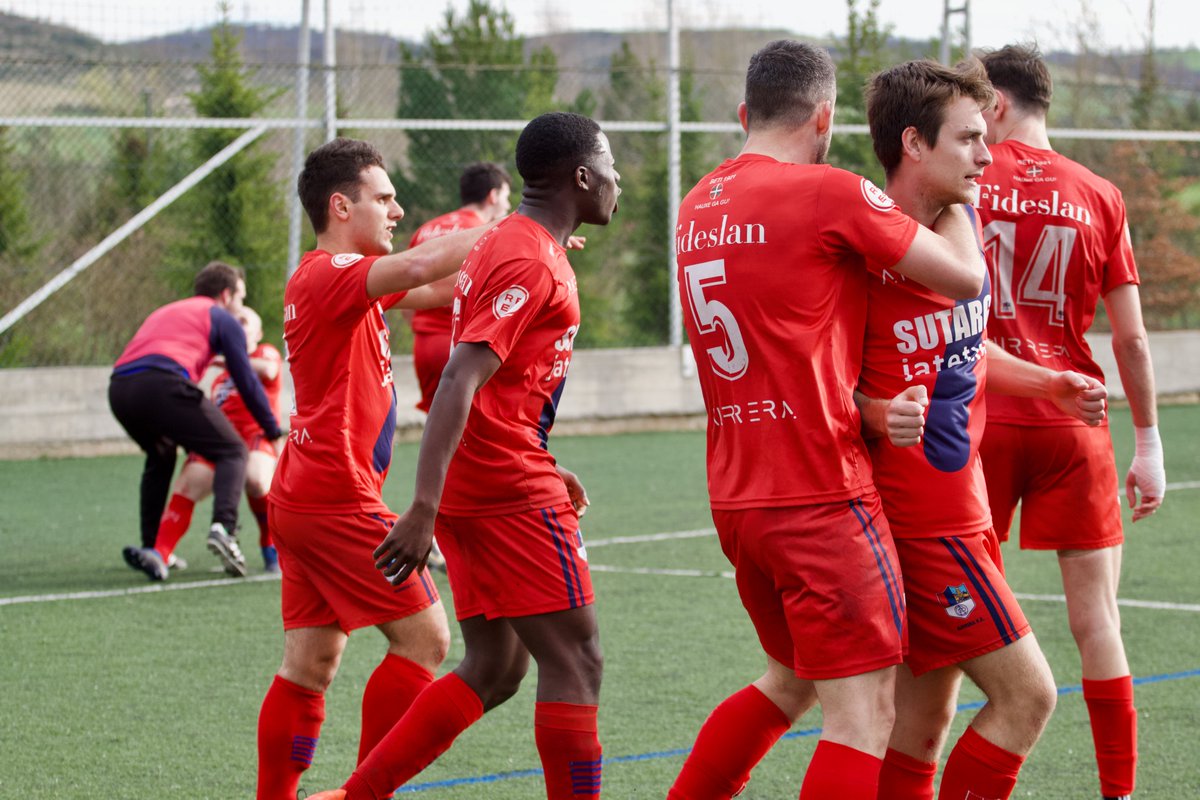 aurreraKE's tweet photo. ✊𝐆𝐀𝐑𝐀𝐈𝐏𝐄𝐍 𝐈𝐓𝐙𝐄𝐋𝐀!

🔴🔵Zorionak mutilak!

#AurreraBeti https://t.co/MbHQ4IuRh0