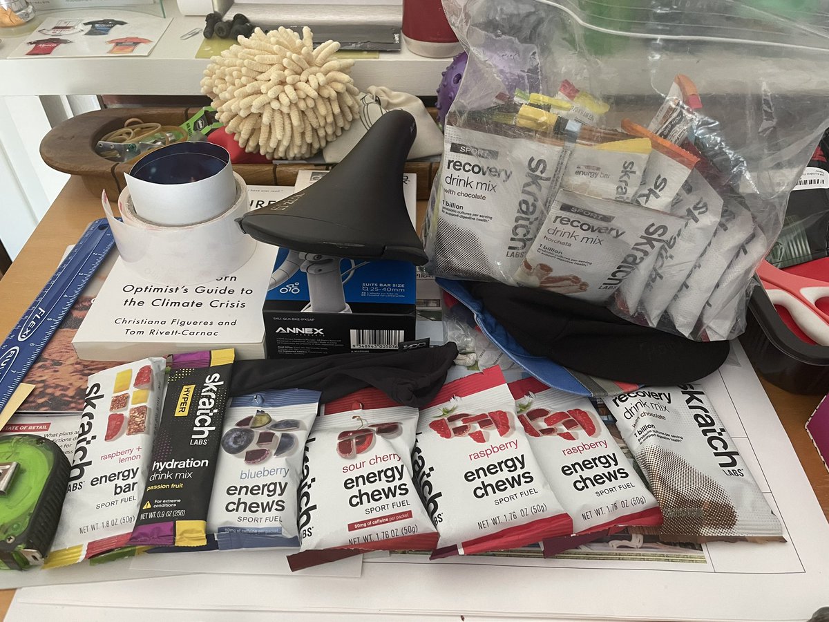 Quan's tweet image. I’m not a Skratch Ambassador, but I am bringing all this to the group ride tmrw. #BikeMayor #Freebies