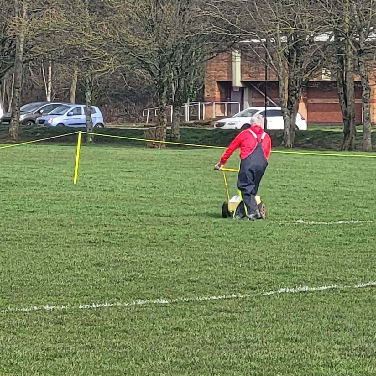 NewportSarries's tweet photo. Huge respect and honourable mention to club chairman Gary James today!

Turned up and the rain had washed away the pitch markings at the Geleblands. Gary drove back to our club picked up our line marker machine and remarked their pitch.
Grassroots at its finest 👏

#UTS❤️🖤 https://t.co/8CJGpxDuCb