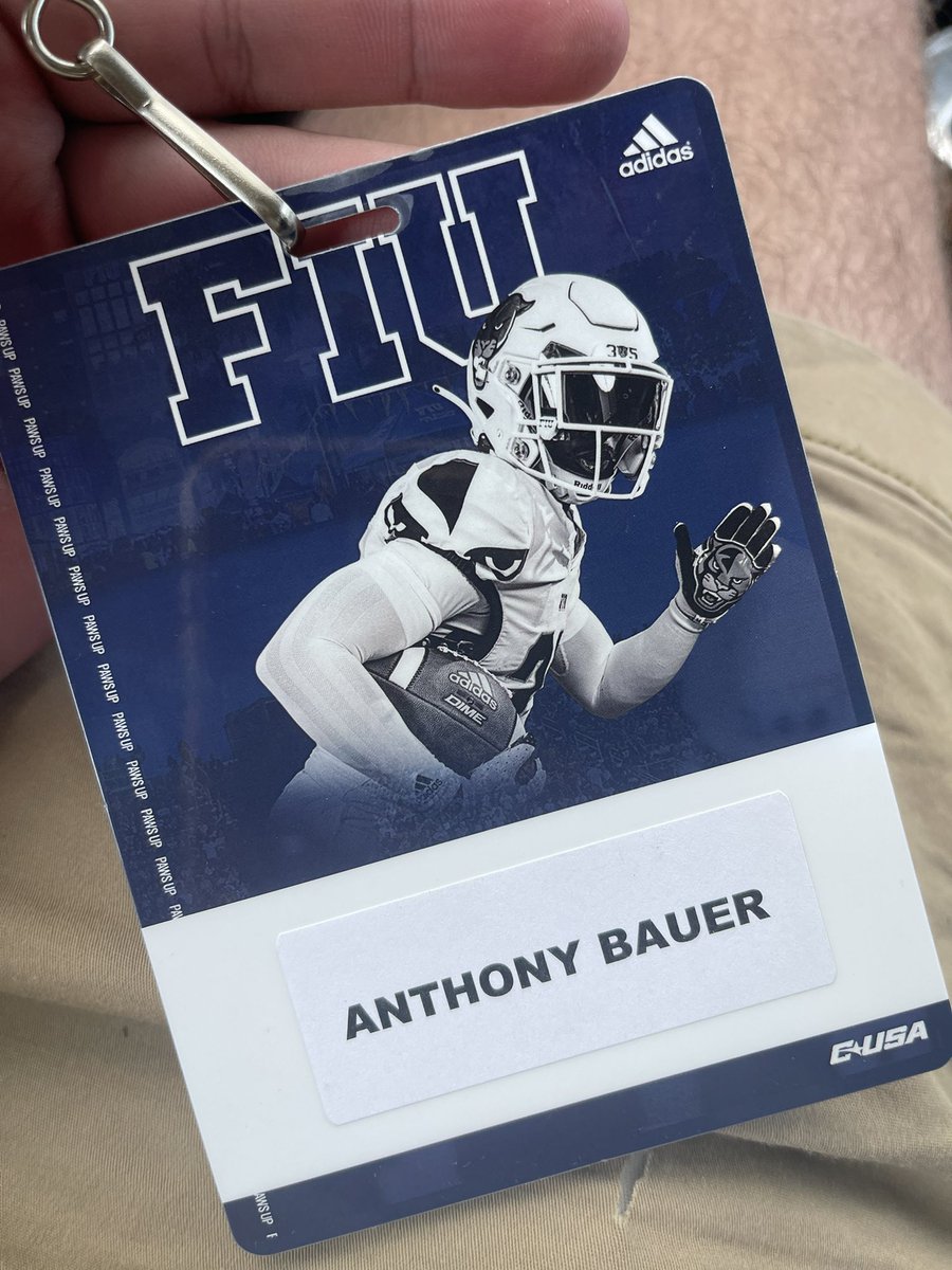 AnthonyB_2020's tweet photo. Extremely blessed to be back home in the 305 today! And after a great visit and conversation with @JoshuaEargle I am blessed to receive an offer to Florida international university! @transferportal @SSN_Portal @RivalsPortal @FIUFootball #PawsUp https://t.co/qO2UJthEXZ