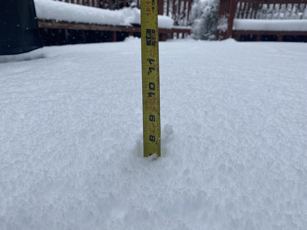 soupsoups's tweet photo. 7.5” in elm grove as of 1pm @Mark_Baden @NWSMilwaukee https://t.co/obtLNecU9L