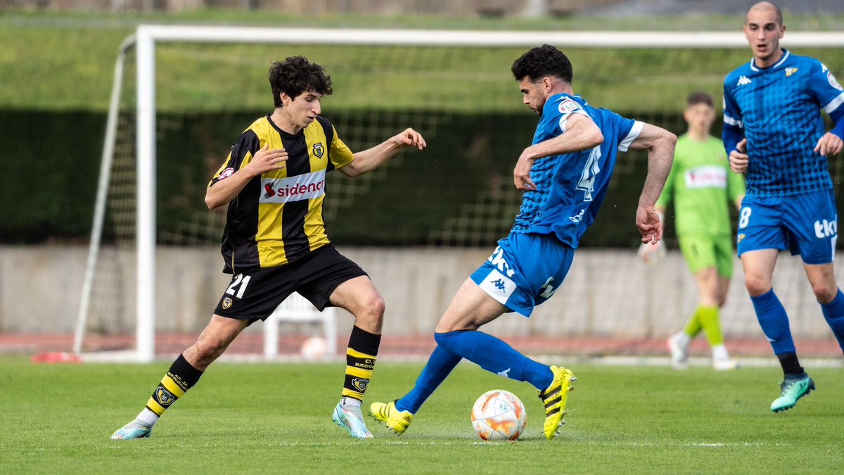 AthleticClub's tweet photo. CANTERA I Importante triunfo del Basconia, ante un rival directo en la lucha por alcanzar la fase de ascenso, en el partido de la jornada 26 de la 3ª Federación disputado en Artunduaga.

@cdbasconia 3⃣-1⃣ @clubportugalete 
⚽️ Ibon Sánchez, Peña, Varela.

#AthleticLezama 🦁 https://t.co/2zi9RcUr8G