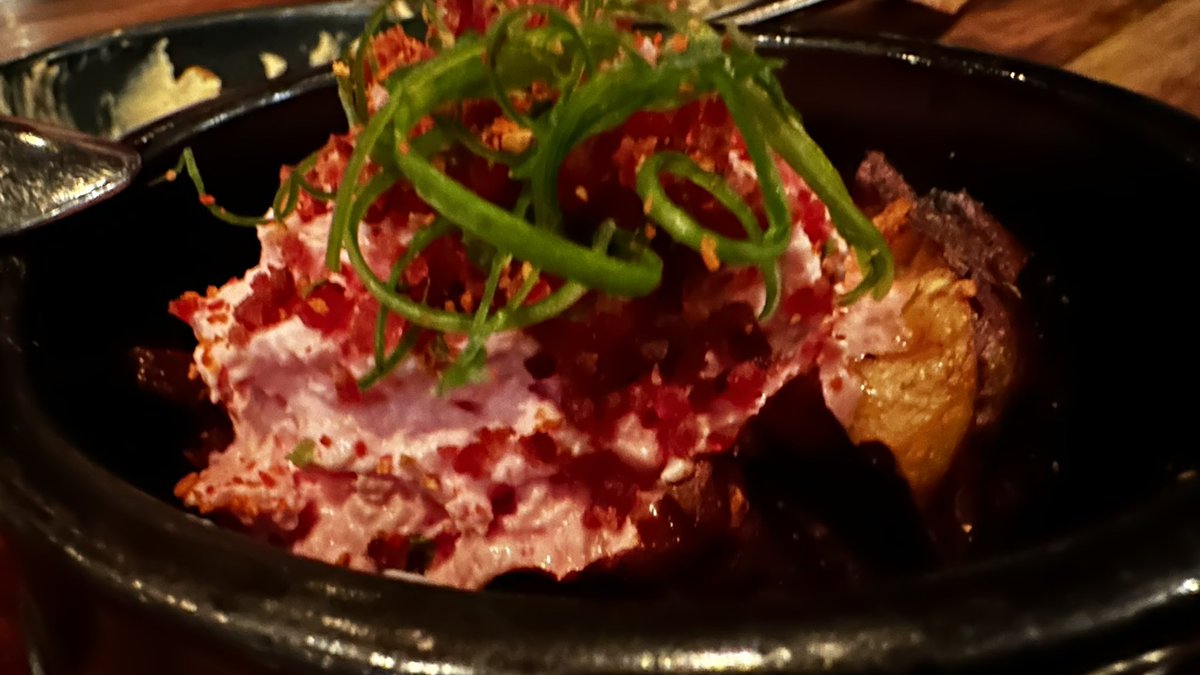 rwang0's tweet photo. MyPOV: just amazing food and cocktails off the strip at Sparrow + Wolf on Spring Mountain #LVLife #foodie https://t.co/enYhHjFBG9