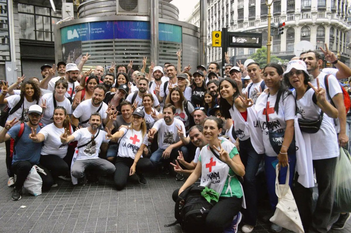 campora_salud's tweet photo. 🤍✌🏼Somos miles

Desde la Ex Esma a Plaza de Mayo para volver a abrazarnos con Madres y Abuelas.

Todos y todas por #MemoriaVerdadYJusticia https://t.co/cIbUfOLDsr
