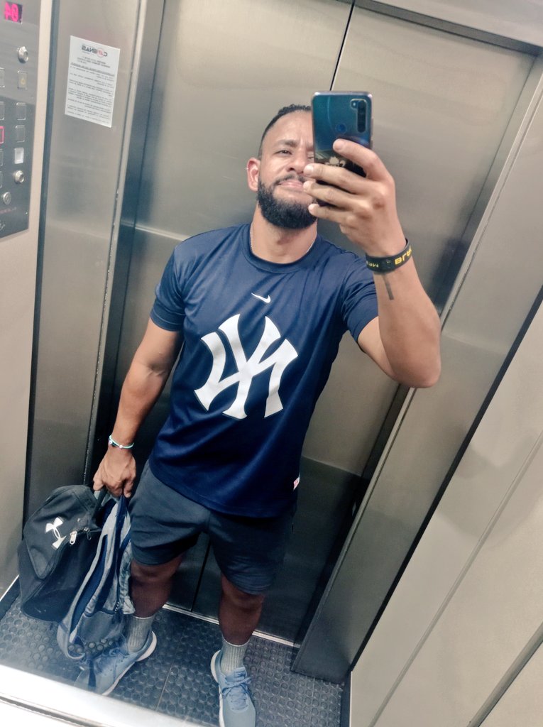 mostrogy's tweet photo. Que Hay Pa'Hoy..! 🧔🏾‍♂️ https://t.co/NGRddiDCb2