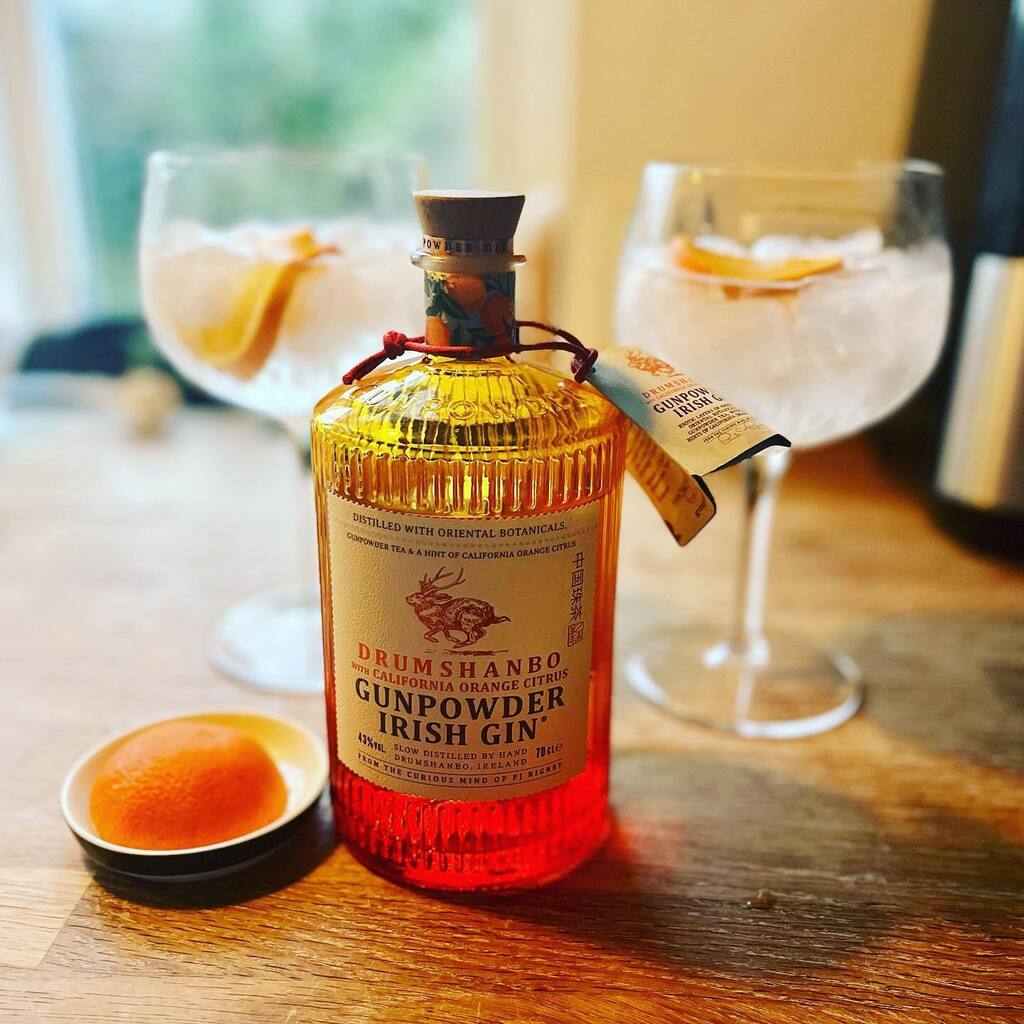 greensworlddk's tweet photo. Drumshanbo Gunpowder Irish Gin with Californian orange citrus, a slice of orange and fevertree Mediterranean tonic - a small piece of heaven I think ❤️
#drumshanbogunpowdergin #fevertreetonic #ginlover #gingoals #ginventory #ginandtonic #gt #whynotgin … https://t.co/HJeeX2f8DZ https://t.co/t3YwdzsnbE