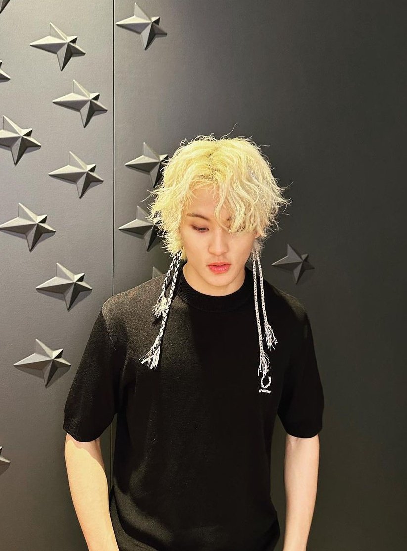 creamebuns's tweet photo. i'm sure everyone will fall in love with him when they see these photos. hi, he is mark lee! 🥰👋🏻 https://t.co/88uWDXaeXR