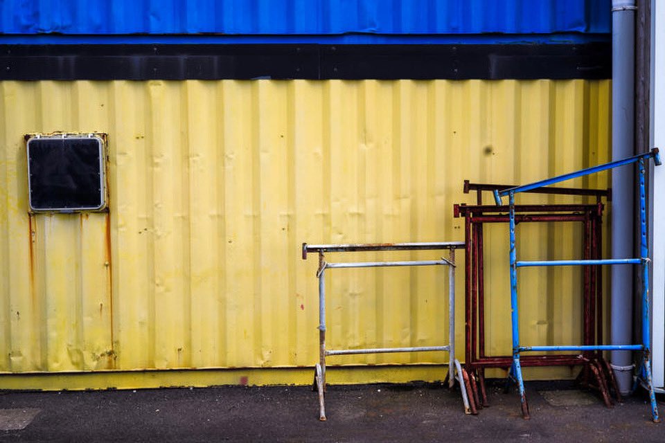 Tréteaux.

#tretaux #brest #port #couleurs #jaune #bleu #minimalist #minimalism #renanperon #photography #photographie #photooftheday #streetphotography #icicestbrest #fujix100f
