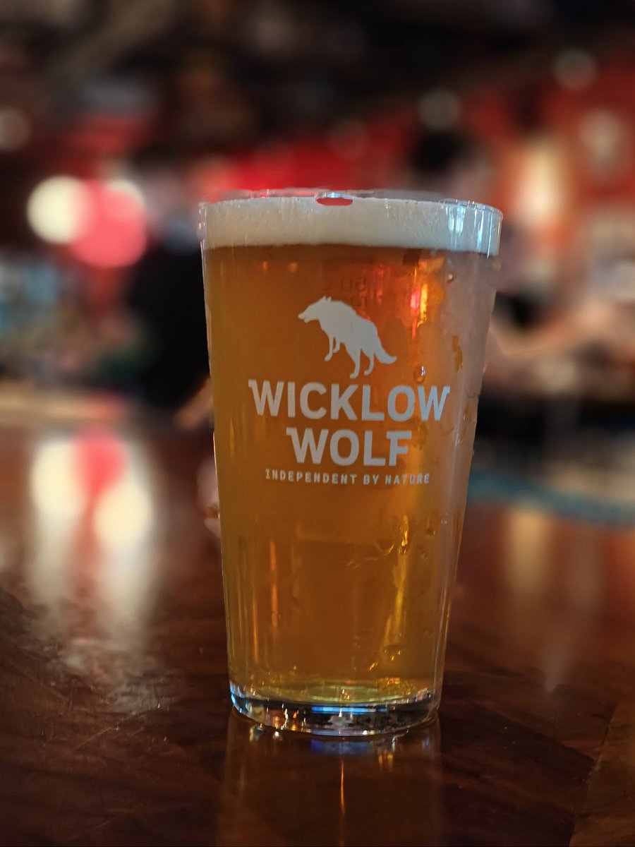 craftybeertweet's tweet photo. Ah lads I wasn't expecting to find @WWolfBrewery in my local #captainamericas https://t.co/MuFn8rasib
