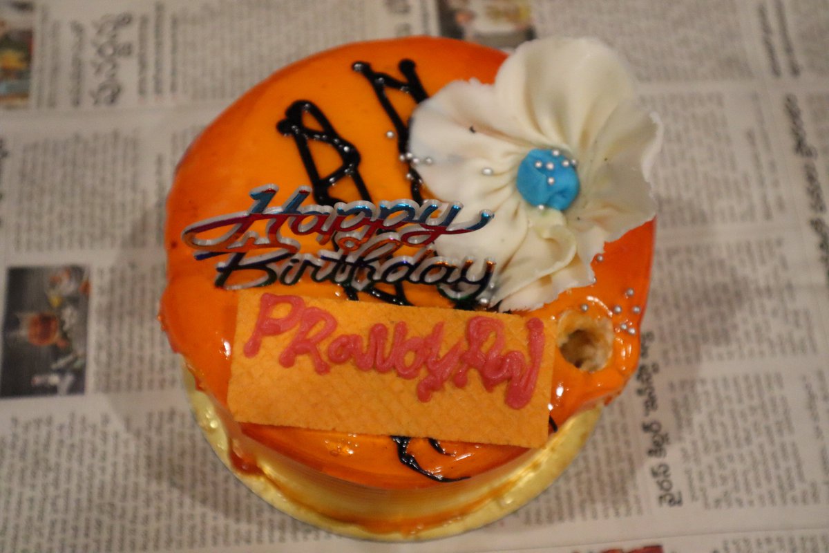 PranayrajV's tweet photo. ఈరోజును నా జీవితంలో గుర్తుండిపోయే రోజులా నాకందించిన

DrMallesh Balast అన్న
Batthini Vinay Kumar Goud అన్న
Batthula Ganesh Goud అన్న
Giri Potharaju డియర్
Sravan Kumar Aepoori తమ్ముడు
Nagaraj Janagam తమ్ముడు

మీకు శనార్తులు 😍😍😍 https://t.co/0suxoTh0d1