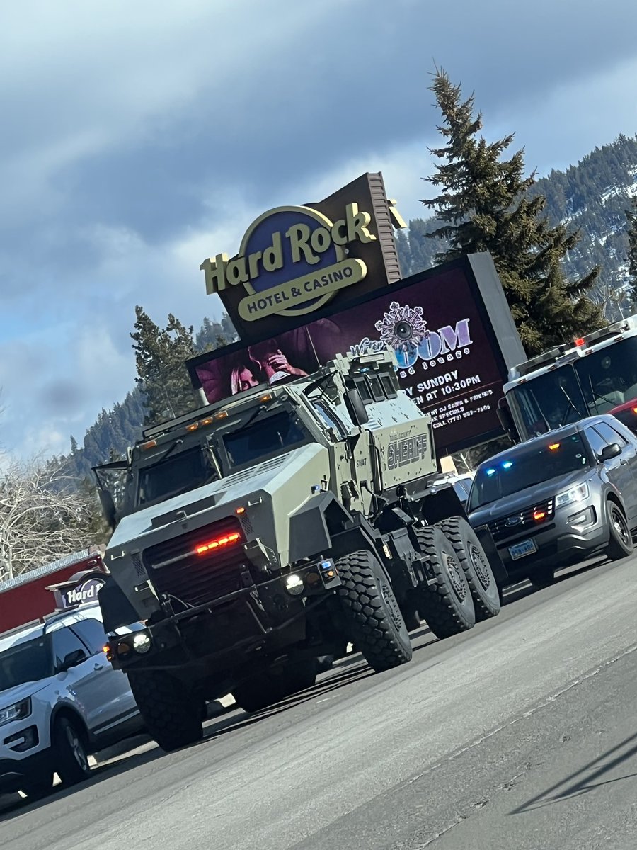 Lake Tahoe #Hardrockcasino still under heavy police presence. Hwy 50 is closed at stateline. 
#laketahoe #activeshooter
