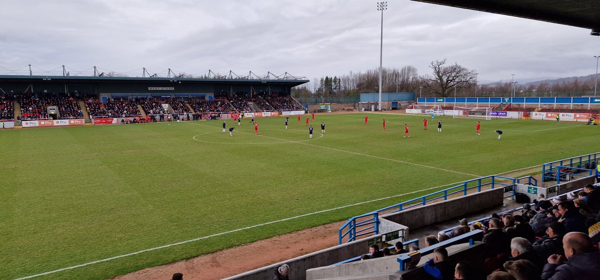 MJDumbarton's tweet image. Great @Dumbartonfc away support, cracking game of football, and the donner chasni pies were a delight. Thank you, Stirling. Our battle for the title rolls on 💛🖤💛🖤💛
