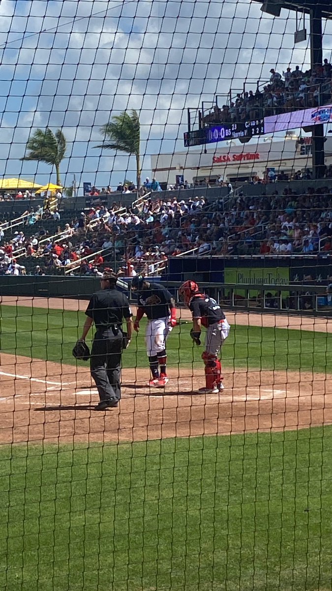 mndomeshots10's tweet photo. @UniWatch blue roads Vs blue alternates with blue script —STOP THIS !!!! @Braves @Twins https://t.co/dTIwhJ2Nh4