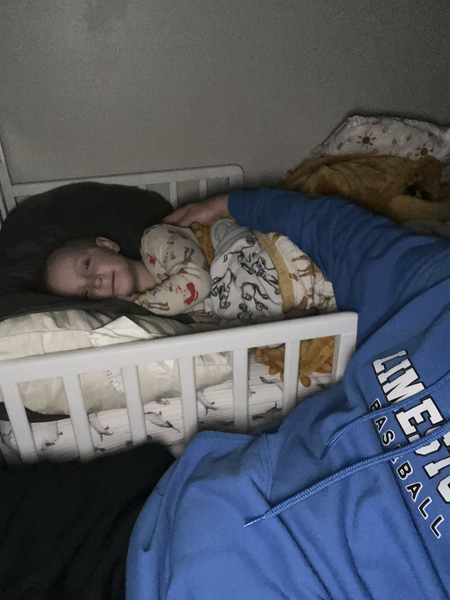 CoachC5691's tweet photo. Someone is takin FULL advantage of dad not havin a game on a Saturday. #BackRubs #NapTime https://t.co/9TDGmVEbXn