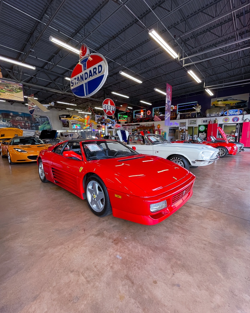 Hope you can make it for a visit - doors up til 5‼️

Get directions 👉 fastlanecars.com/contact 

#Ferrari #cardealer #carmuseum